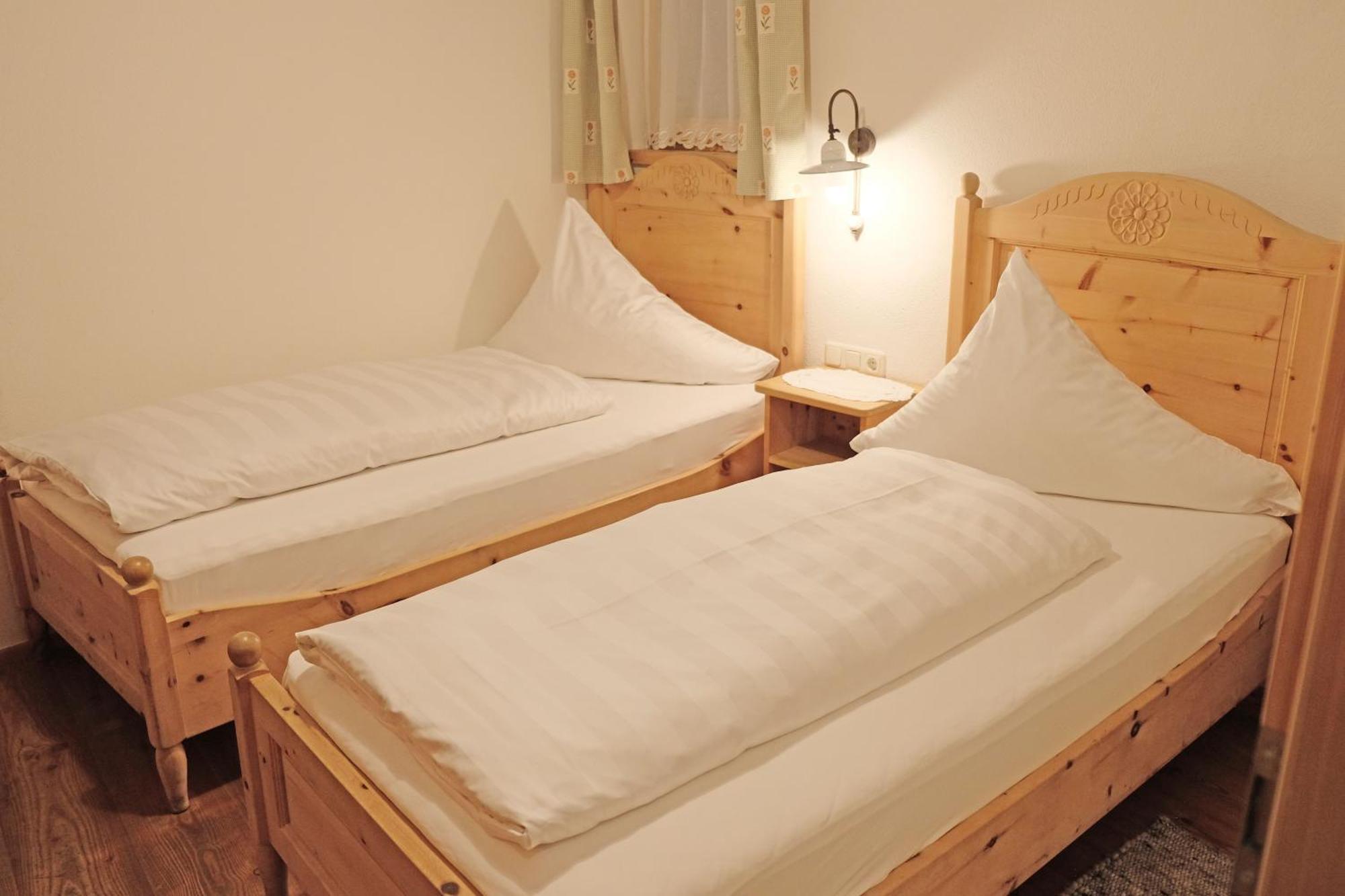 Hotel Garni Hubertushof Fiss Room photo