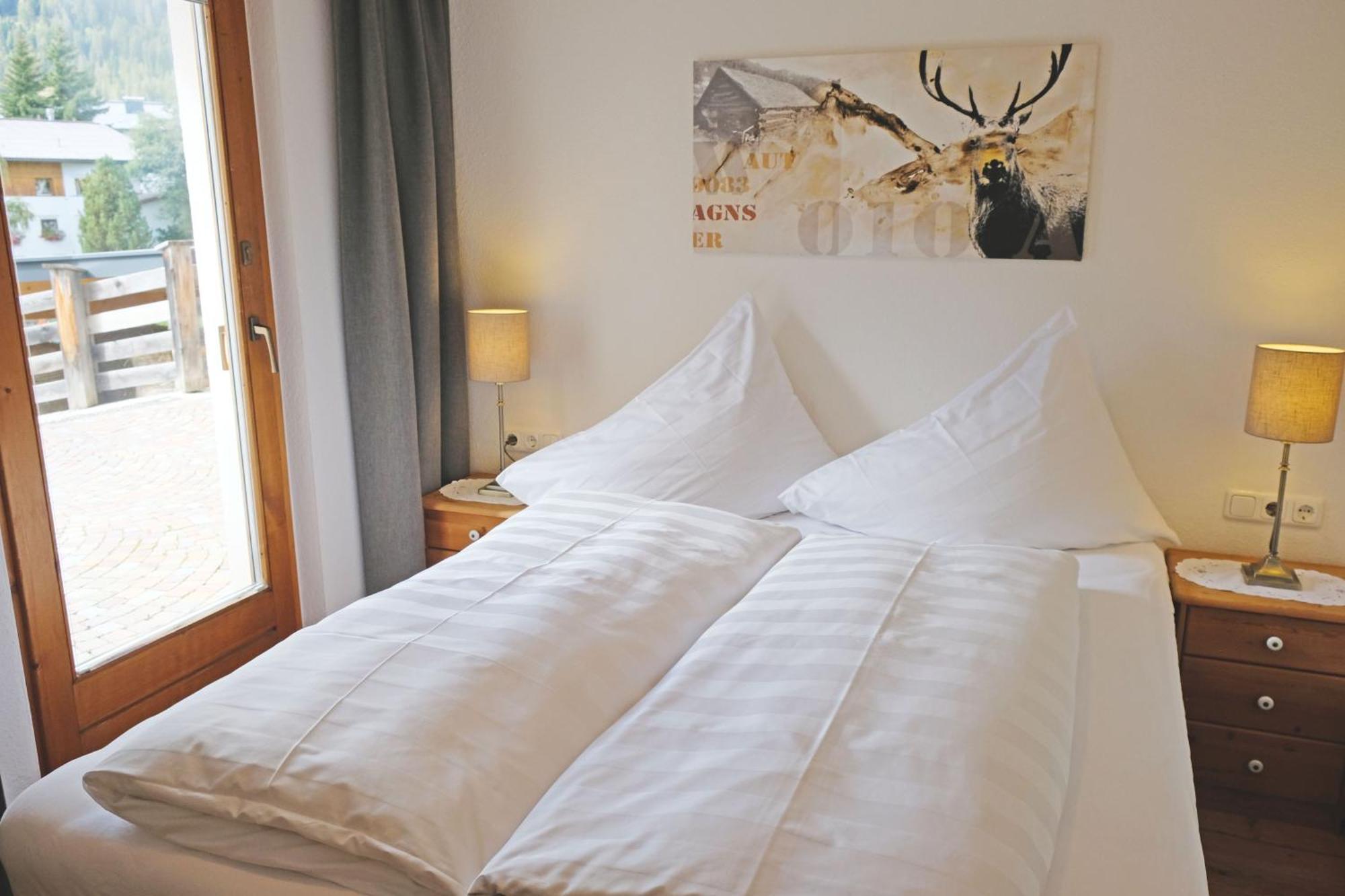Hotel Garni Hubertushof Fiss Room photo